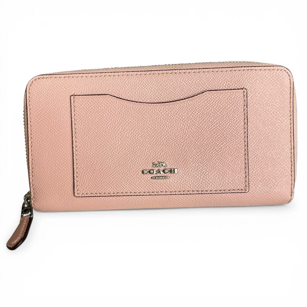 COACH Accordion Zip Wallet in Light Blush Crossgrain Leather - EUC - Picture 1 of 10